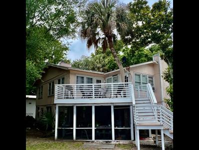 202 W Cooper Upstairs 'Conch Cottage'